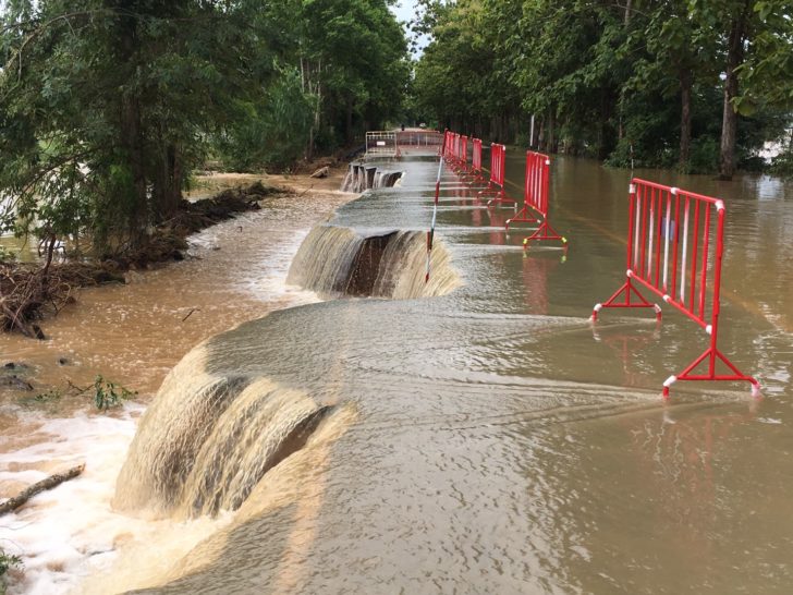 น้ำท่วมซัดถนน “อีสาน” พัง 3,200 ล้าน
