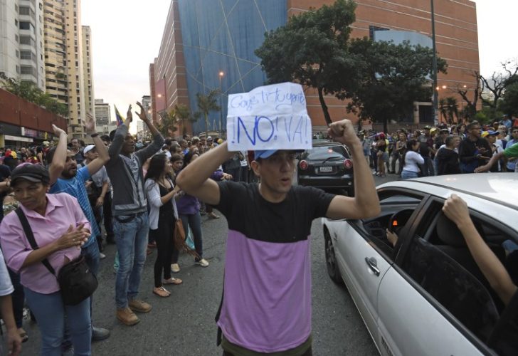 VENEZUELA-CRISIS-OPPOSITION-VOTE