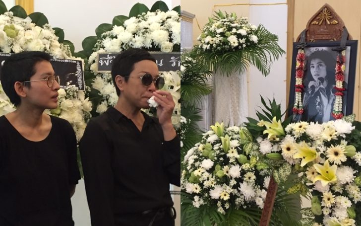 พี่น้องวงการบันเทิงร่วมรดน้ำศพ ‘แหวน ฐิติมา’ เพื่อนร่วมสถาบันร้อง ‘เรามีเรา’ ไว้อาลัยครั้งสุดท้าย