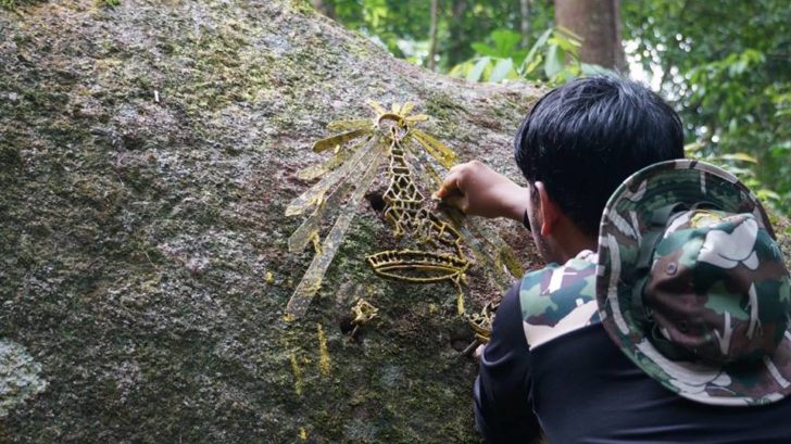 ชาวสุไหงปาดีสุดปลื้ม! พบตราสัญลักษณ์ ร.9 ในป่าน้ำตกฉัตรวาริน เร่งพัฒนาพื้นที่ให้ปชช.เข้าสักการะ