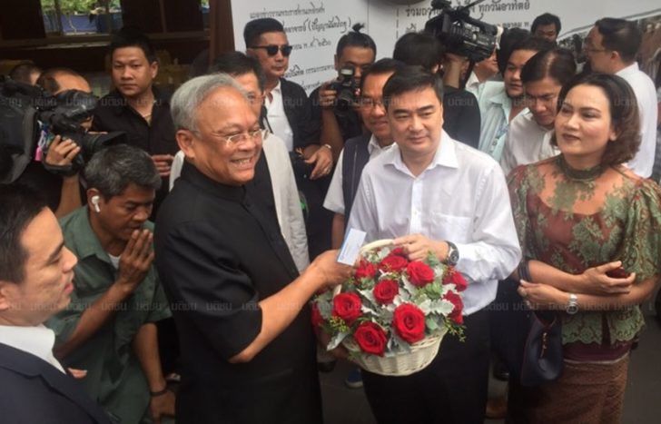 ปชป.-กปปส.-ผู้ว่าฯกทม. อวยพรวันเกิด’สุเทพ’เผยคุยกับ “อภิสิทธิ์”อยู่เรื่อยๆ