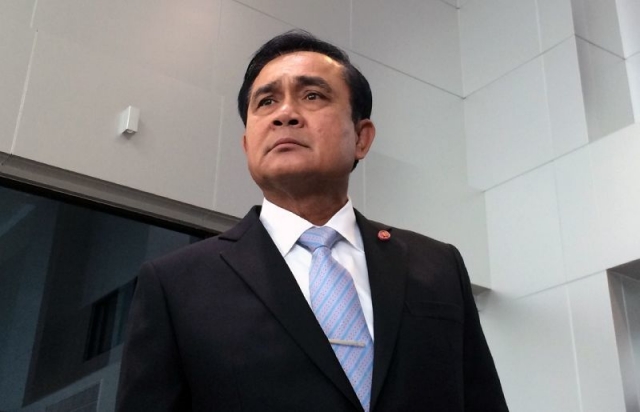 นายกฯ ฮึ่ม! สั่งสอบโกงเงินทอนผลิตดอกไม้จันทน์ ลั่นหากผิดจริงต้องลงโทษ