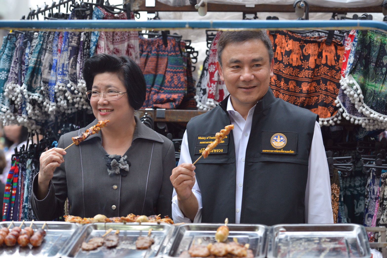 ปลัดฯท่องเที่ยว ลงพื้นที่ถนนข้าวสาร สร้างความเชื่อมั่น Street Food สะอาด ปลอดภัย