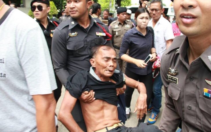 ระทึก! ลุงวัย70 เครียดเรื่องหนี้สิน ปีนต้นไม้ผูกคอหน้าทำเนียบฯ จนท.ช่วยทัน