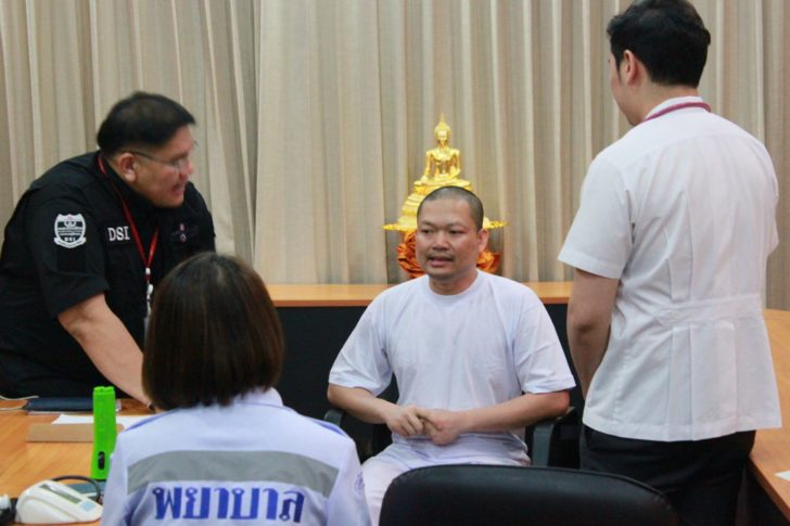 “เณรคำ”ปฏิเสธทุกข้อหา ขอให้การชั้นศาล เผ่นรับกิจนิมนต์ต่างประเทศ ก่อนถูกออกหมายจับ