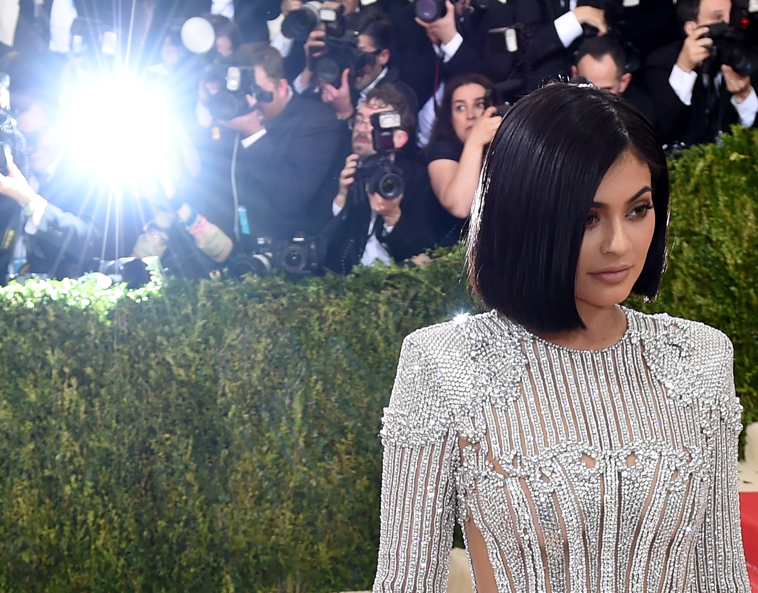 สวยเเละรวยมาก! ยอดขาย “Kylie Cosmetics” ของ “ไคลี เจนเนอร์” แค่ปีครึ่งทะลุ 420 ล้านดอลล์