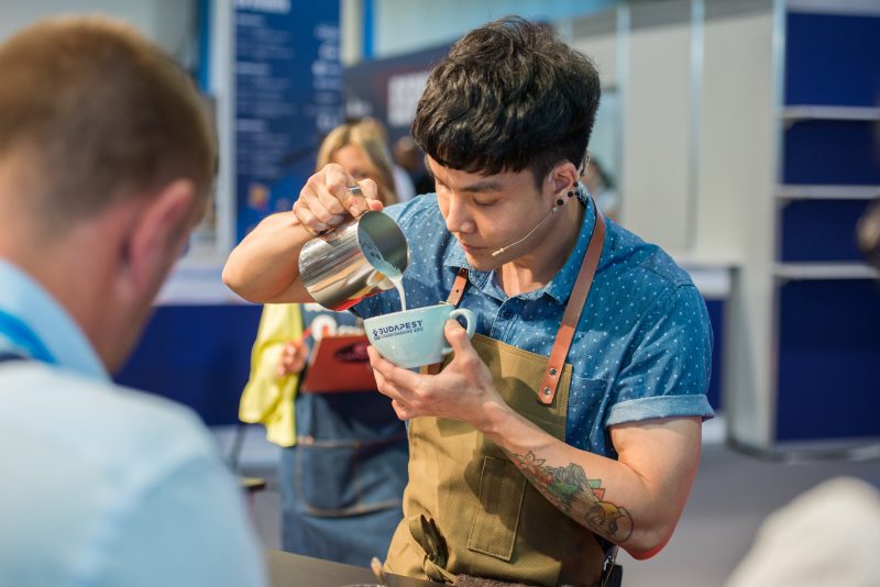 “อานนท์ ธิติประเสริฐ” บาริสต้าแชมป์โลก World Latte Art คนแรกของไทย