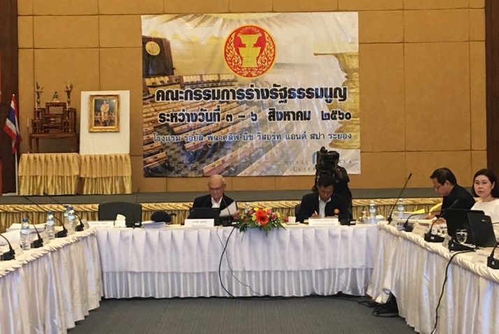 กรธ.เก็บตัวระยอง 4 วัน ยกร่าง3กฎหมายลูกที่เหลือ “มีชัย” คาดได้ข้อสรุปหลักการ
