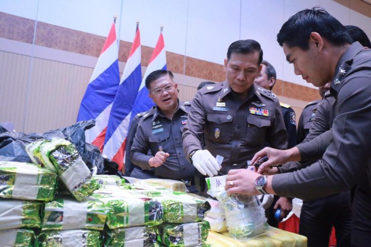 อึ้ง! บิ๊กล็อตประวัติการณ์ แถลงรวบเครือข่าย”โจบ้านไร่”ลอบขนยาบ้า4ล้านเม็ด-เค200 กก.