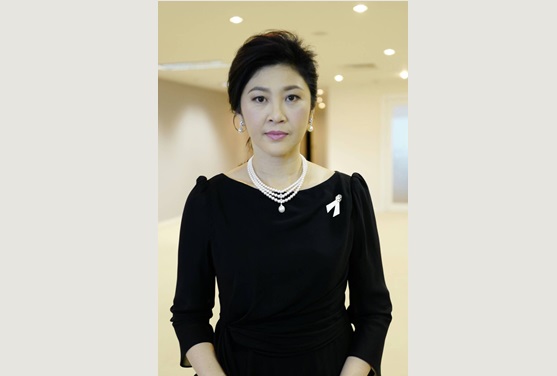 “ยิ่งลักษณ์” โพสต์เฟซบุ๊ก วอนแฟนคลับไม่ต้องมาเชียร์ที่ศาล ไม่อยากให้มีมือที่ 3