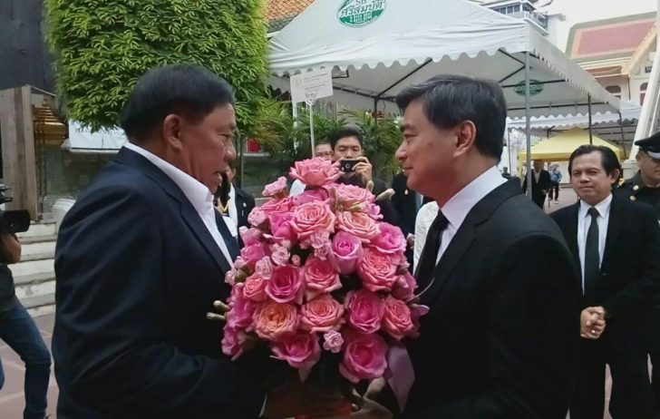 “อภิสิทธิ์” ทำบุญวันเกิดครบ 53 ปี “ผู้ว่าฯกทม.” ร่วมอวยพร ขอให้ได้เป็นนายกฯอีกสมัย