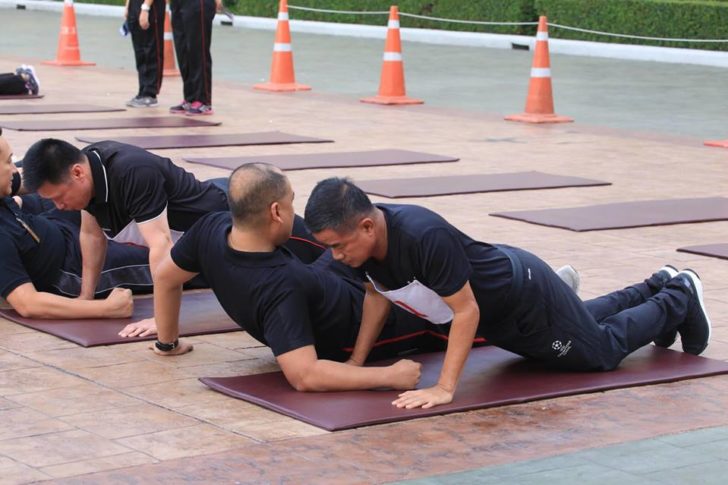“บิ๊กเจี๊ยบ” โชว์ฟิต นำบิ๊กนายพลทัพบก ทดสอบร่างกาย ผ่านฉลุย