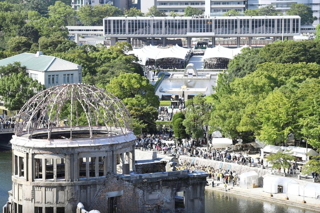 ญี่ปุ่นจัดพิธีรำลึกครบรอบ 72 ปี ทิ้งระเบิดปรมาณูถล่มเมืองฮิโรชิมา “อาเบะ” หวังดันโลกไร้อาวุธนิวเคลียร์