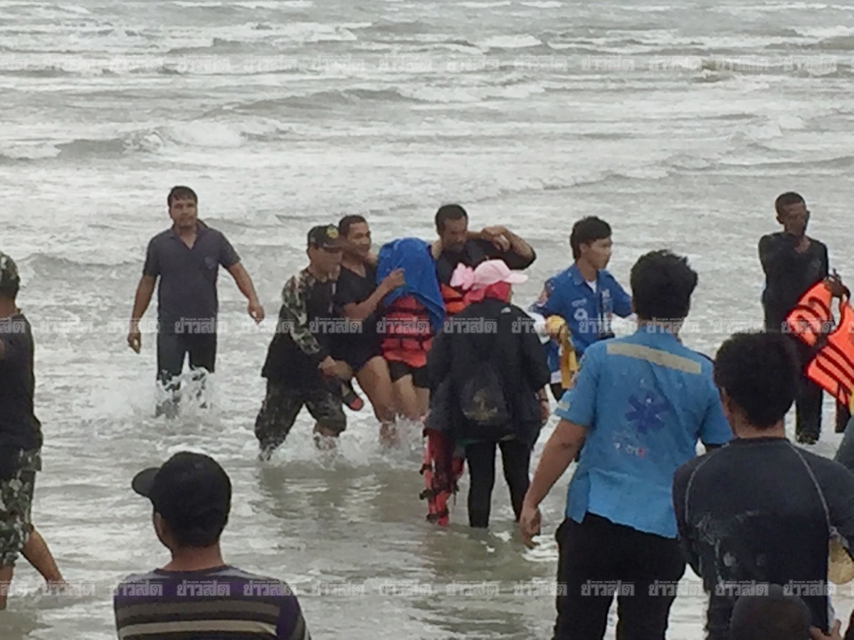 ระทึก! เรือนำเที่ยวล่มกลางทะเล อ่าวนาง จ.กระบี่ นักท่องเที่ยวถูกคลื่นลมซัดติดโขดหิน