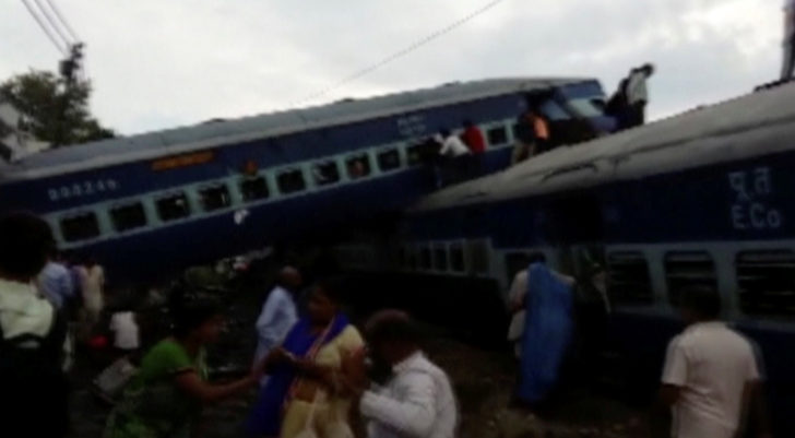 สลด! รถไฟอินเดียตกรางอีก ตาย-เจ็บหลายสิบ