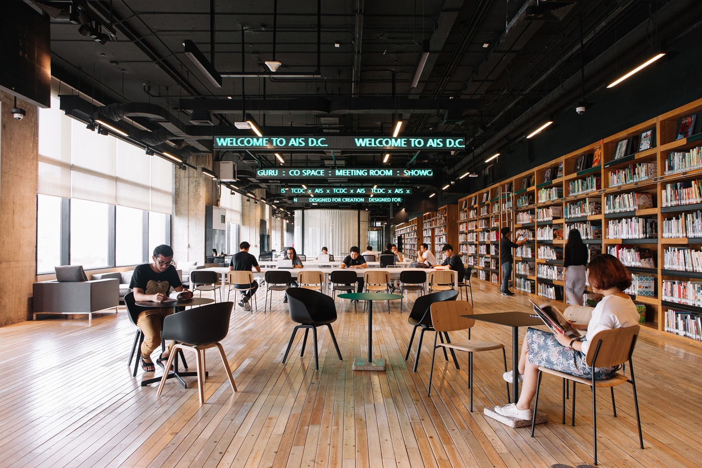 เปิดทุกซอก ส่องทุกมุม “AIS D.C.” พื้นที่โชว์ของ…จุดประกายไอเดียสตาร์ตอัพ