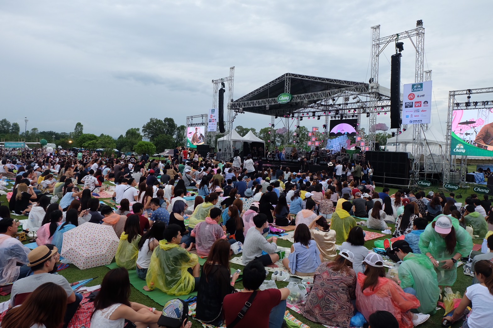 ฟินสุดขั้ว ฤดูฝนไม่กลัวเหงา! 9 ศิลปินดัง ปล่อยของสุดพลัง ใน Singing in the Rain 2gether