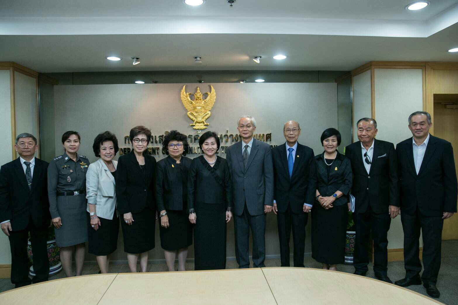 “พาณิชย์”เตรียมจัดงานประชุมอัญมณีโลก แสดงศักยภาพดันไทยเป็นศูนย์กลางอัญมณีในปี’64
