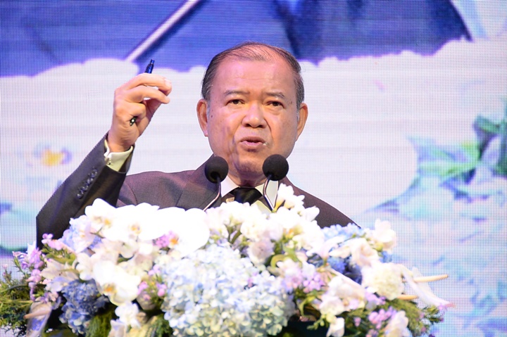 “ศุภชัย” ย้ำสังคมไทยต้องเอื้ออาทรต่อกัน เป็นพื้นฐานความยั่งยืน ห่วงโลกยุค 4.0 ไม่มีระบบควบคุม ต้องปรับตัวให้ทัน