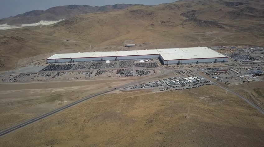 ยลโฉมความยิ่งใหญ่!  “Gigafactory” โรงงานผลิตเเบตเตอรี่-ระบบขับเคลื่อนของเทสล่า
