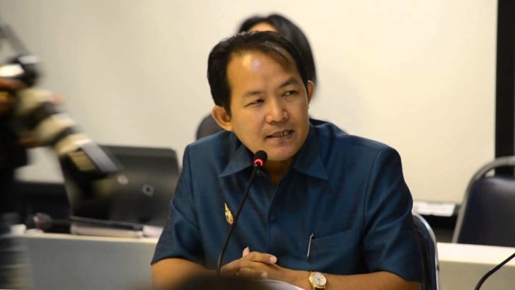 “ศรีสุวรรณ” รอดคุก เลขาฯ-ปชช. หอบเงิน 7 แสน ชำระค่าปรับ