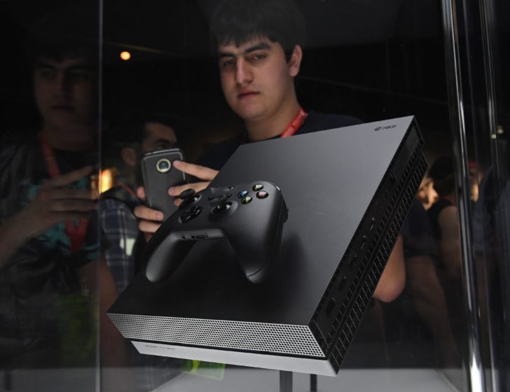 มันส์ทะลุจอ! ไมโครซอฟท์เปิดพรีออเดอร์ “Xbox One X” ล่วงหน้าได้เเล้ว เผยเกมใหม่เพียบ
