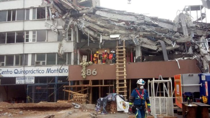 Strong quake rattles Mexico City
