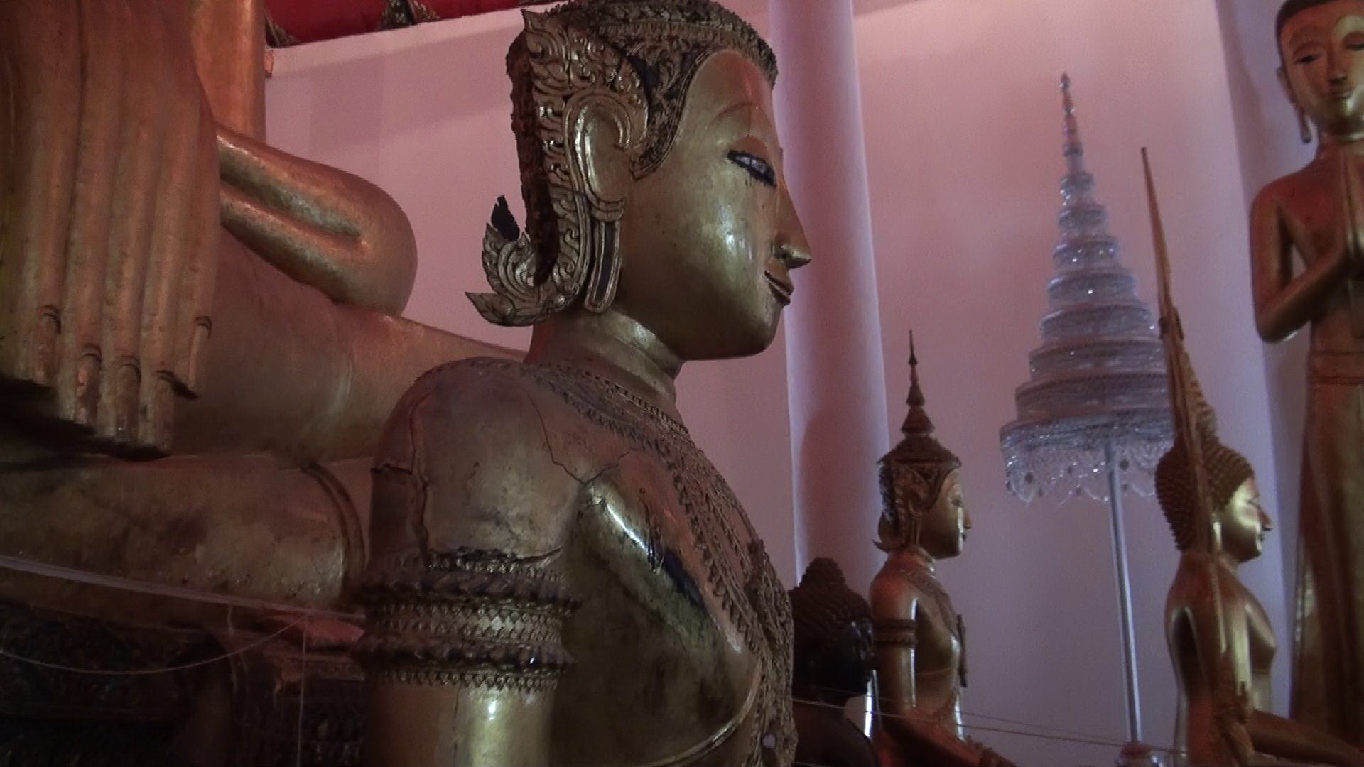 รุดตรวจสอบพระพุทธรูปสำคัญวัดพระมหาธาตุฯนครศรีธรรมราชเกิดรอยร้าวหนักหวั่นลุกลาม