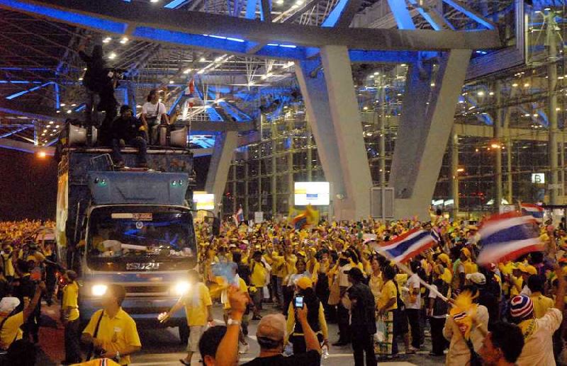 บังคับคดี 13 พธม. จ่ายค่ายึดสนามบิน 522ล้าน+ดอกเบี้ย
