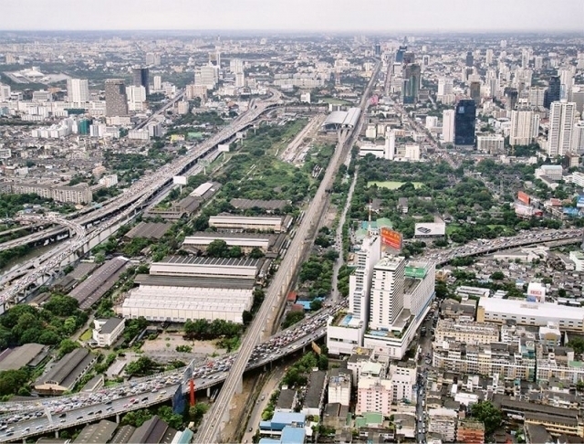 “เจริญ”เปิดแนวรบอสังหา ซื้อไม่ยั้งพอร์ตแสนล้านรีเทิร์นตลาดหุ้น