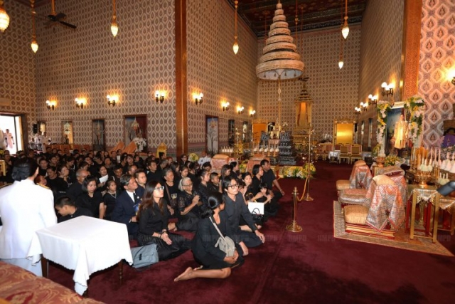 บขส.ลดค่าโดยสาร20% จัดรถรับส่งฟรีปชช.ร่วมพระราชพิธีถวายพระเพลิงพระบรมศพ ร.9 วันที่ 25 -29 ต.ค.นี้