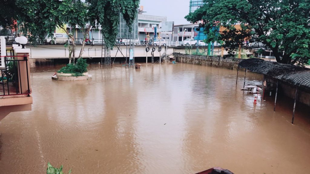 ฝนตกหนัก ชายแดนไทย-พม่า อ.แม่สาย ท่วมหนักรอบ 4 ยังต้องเฝ้าระวังต่อ