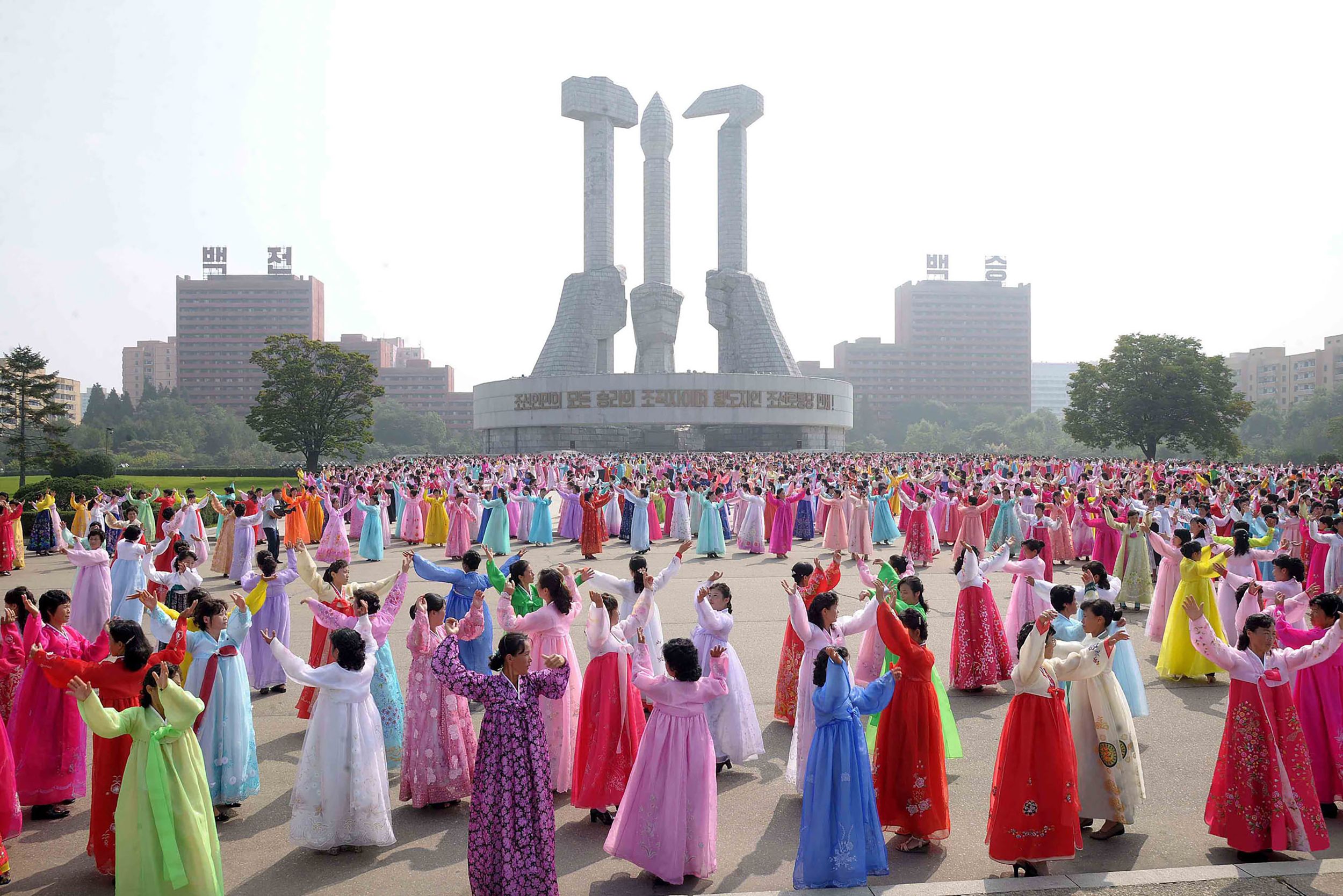 Праздник день кореи. Северная Корея столица Пхеньян. Население Северной Кореи 2022. Традиции Северной Кореи. Северная Корея праздники.