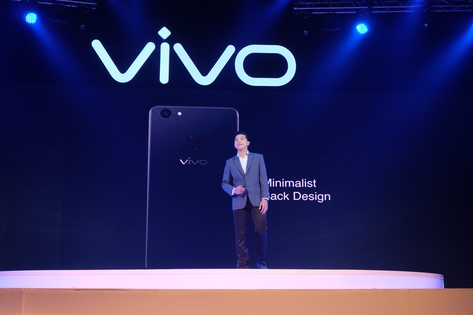 เปิดตัวสมาร์ทโฟน Vivo V7+ หน้าจอ FullView Display เอาใจสาวกเซลฟี่-ปลดล็อคด้วยการสเเกนใบหน้า