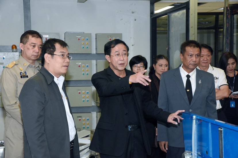 “อาคม” ดูความคืบหน้าขยายสนามบินอุดรธานีสั่งเพิ่มลานจอดเครื่องบิน-ลดค่าจอดรถ