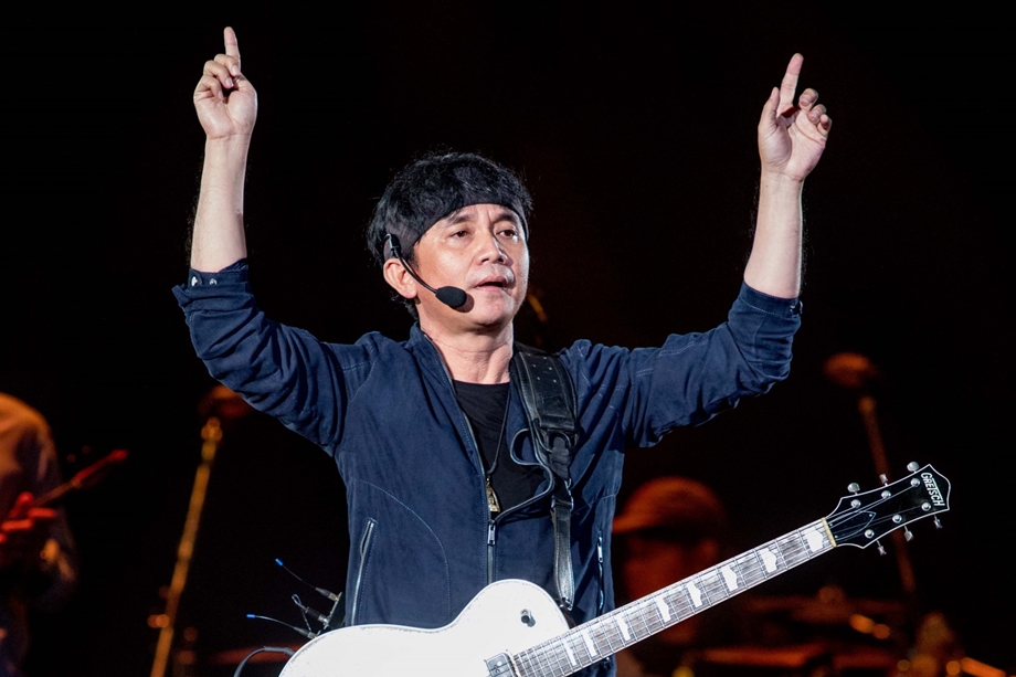 สุดประทับใจ “คอนเสิร์ต 30 ปี คำภีร์ แกเพื่อนฉัน” 30 เพลงฉลอง 30 ปี ซาบซึ้งน้ำตาไหล