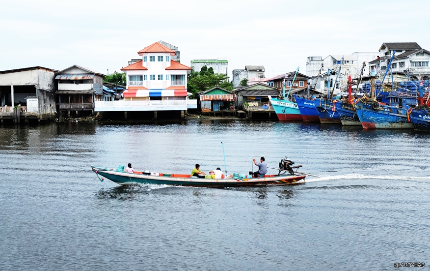 เสน่ห์เมืองเล็ก “ปากพนัง” ล่องเรือส่องชีวิตริมน้ำ ชมคอนโดนกนางเเอ่น เดินเพลินตลาด100ปี