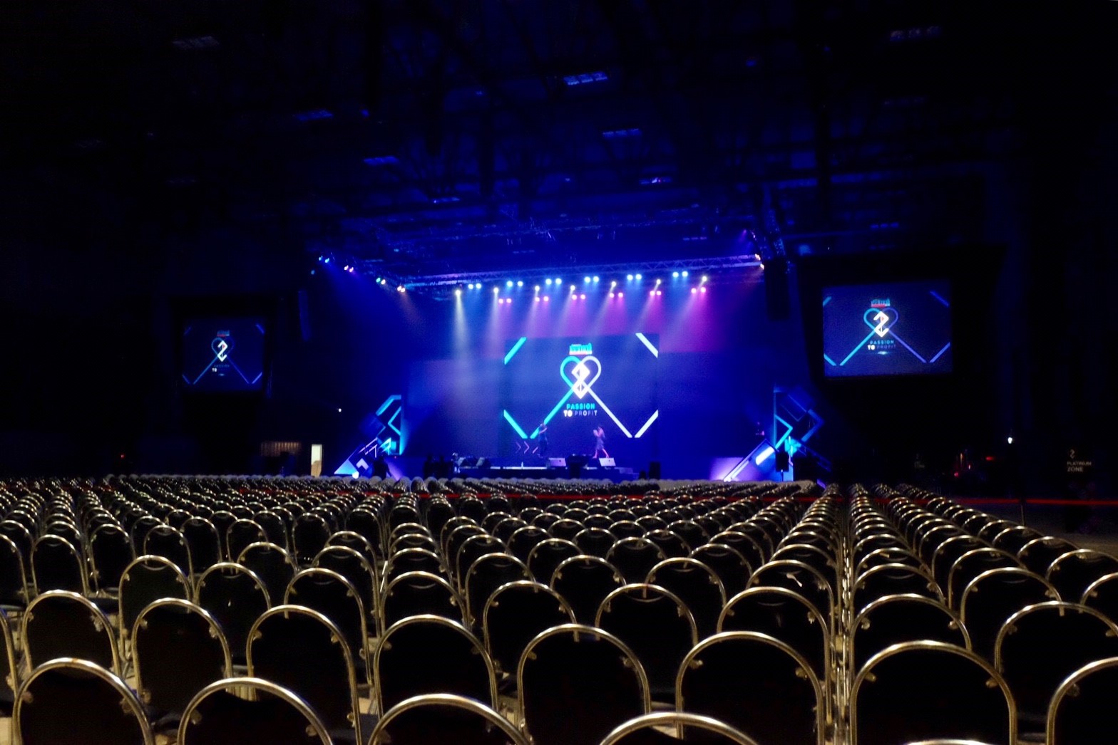 พาส่องหลังเวที เตรียมพร้อมจัดใหญ่ “Passion to Profit : พลิกมุมคิด สร้างธุรกิจให้ติดลม” พรุ่งนี้!!