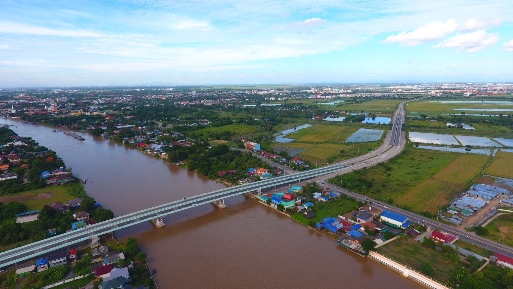 เปิดใช้แล้ว! ถนน-สะพานข้ามแม่น้ำเจ้าพระยาเชื่อมการเดินทาง 2 ฝั่ง จ.อยุธยา