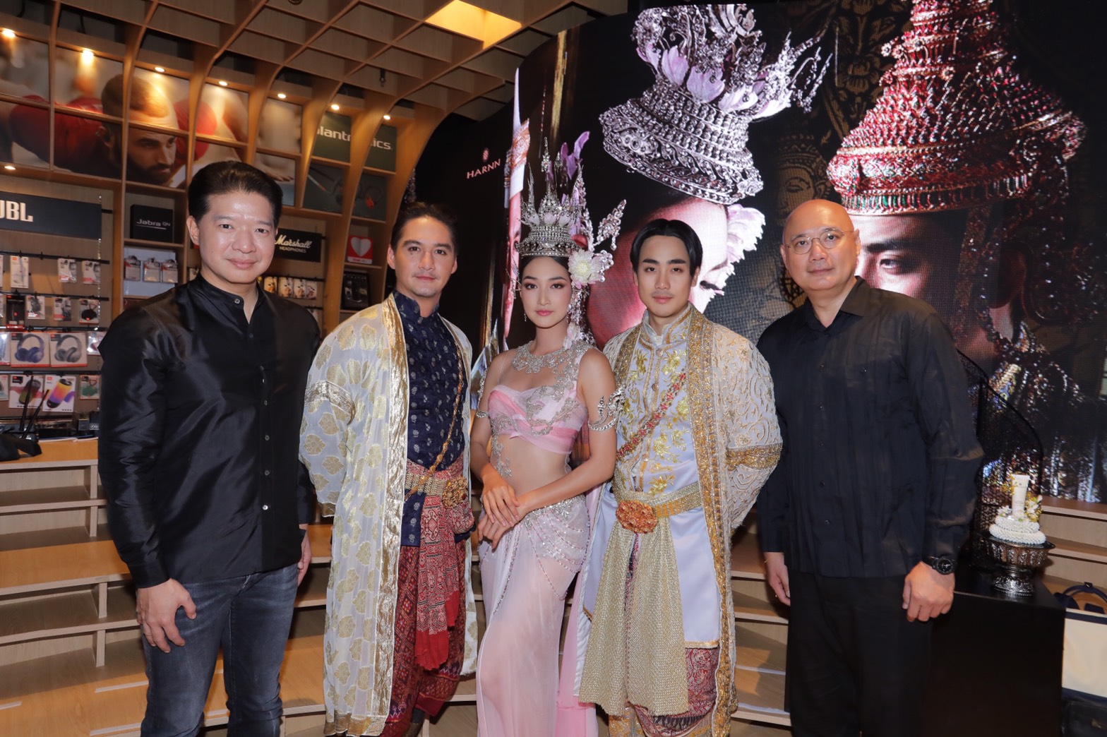 กลุ่มทรูผนึก HARNN สร้างเครื่องหอมคอลเล็กชั่นพิเศษในซีรีส์ “ศรีอโยธยา”