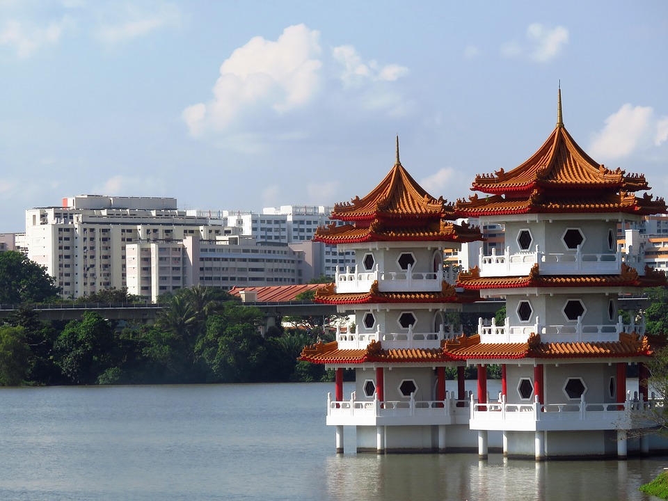 มาเป็นปึก! สถานทูตทำเอกสารแนะนำนักท่องเที่ยวจีนมาเที่ยวสิงคโปร์หนาถึง30หน้า!