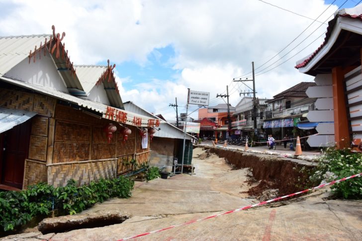 หวาดเสียวหลังแผ่นดินทรุดแม่สลอง ร้านอาหาร 3 แห่งเสี่ยงถล่ม ประกาศเขตภัยพิบัติฉุกเฉิน