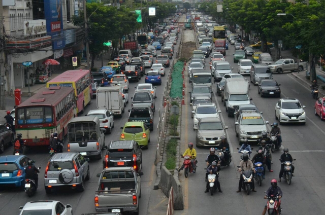 รามอินทรา – บางกะปิ – พัฒนาการ เตรียมรถติด จ่อส่งมอบพื้นที่สร้างรถไฟฟ้า เปิดทางรับเหมาเคลียร์พื้นที่ พ.ย. ตอกเข็มปีหน้า  