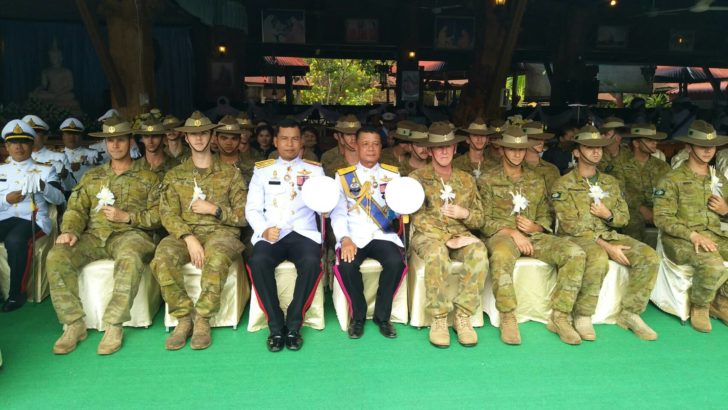 กองทัพออสเตรเลีย ส่งตัวแทนร่วมวางดอกไม้จันทน์ในหลวง ร.9 ในโอกาสเดินทางมาฝึกร่วมกองทัพบกไทย