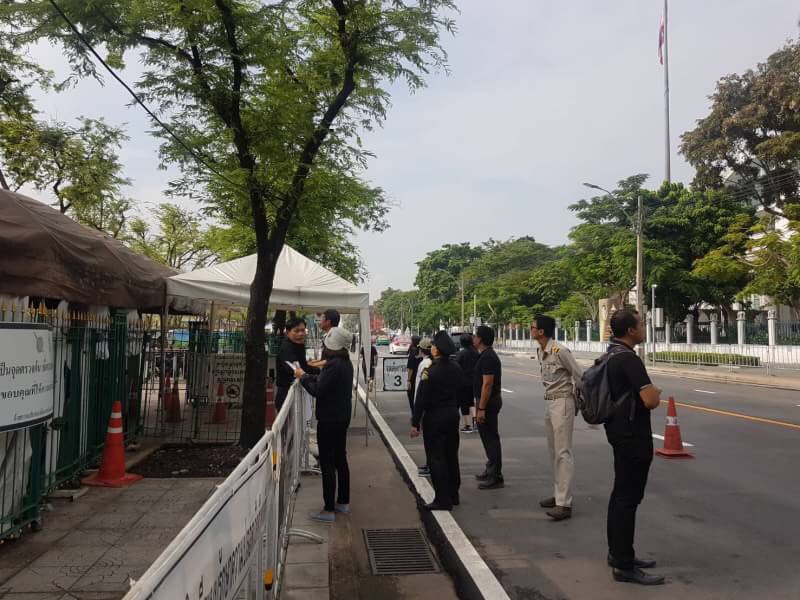 กทม.นำสายสื่อสาร-สายไฟ ลงดินตลอดเส้นทางริ้วขบวนฯแล้ว ย้ำจุดวางดอกไม้จันทน์เสร็จก่อน 15 ต.ค.นี้