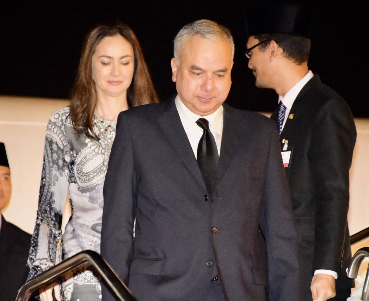“คณะสุลต่านแห่งมาเลเซีย” เดินทางถึงไทยร่วมพระราชพิธีถวายพระเพลิงฯ
