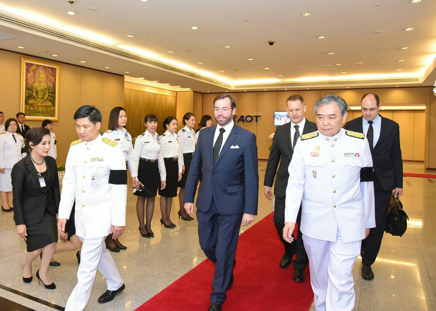 “เจ้าชายรัชทายาทแห่งลักเซมเบิร์ก” เสด็จถึงไทย ร่วมพระราชพิธีถวายพระเพลิงฯ ในหลวง ร.9