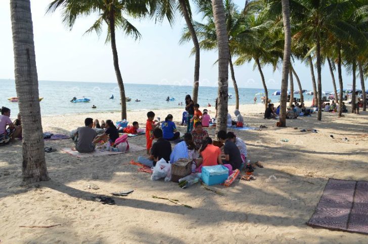 นักวิชาการงัดงานวิจัย ชี้ควันบุหรี่มือสองที่ชายหาดสูงกว่าปกติถึง 27 เท่า