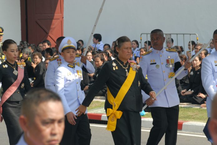 พระบรมวงศานุวงศ์ เสด็จฯ ตามพระโกศ ในริ้วขบวนพระบรมราชอิสริยยศ ริ้วขบวนที่ 1