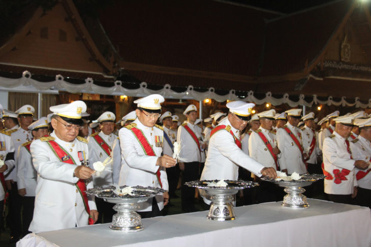 ชาวขอนแก่นนับแสนร่วมถวายพระเพลิงพระบรมศพ แน่นพระเมรุมาศจำลอง